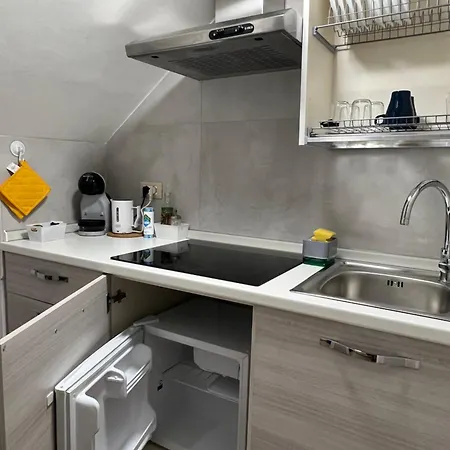 Al 106 Free Wi-fi 5 Min Dalla Stazione Apartment