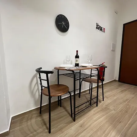 Al 106 Free Wi-fi 5 Min Dalla Stazione Prato (Prato)